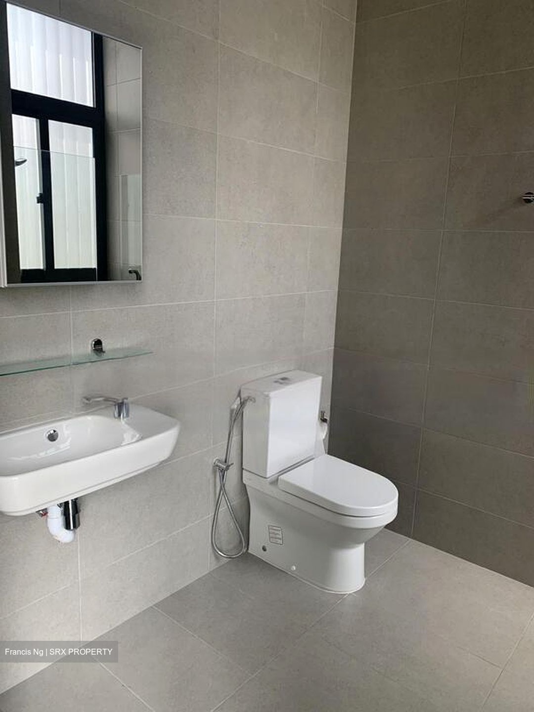 Senyum Residences (D14), Terrace #467357771